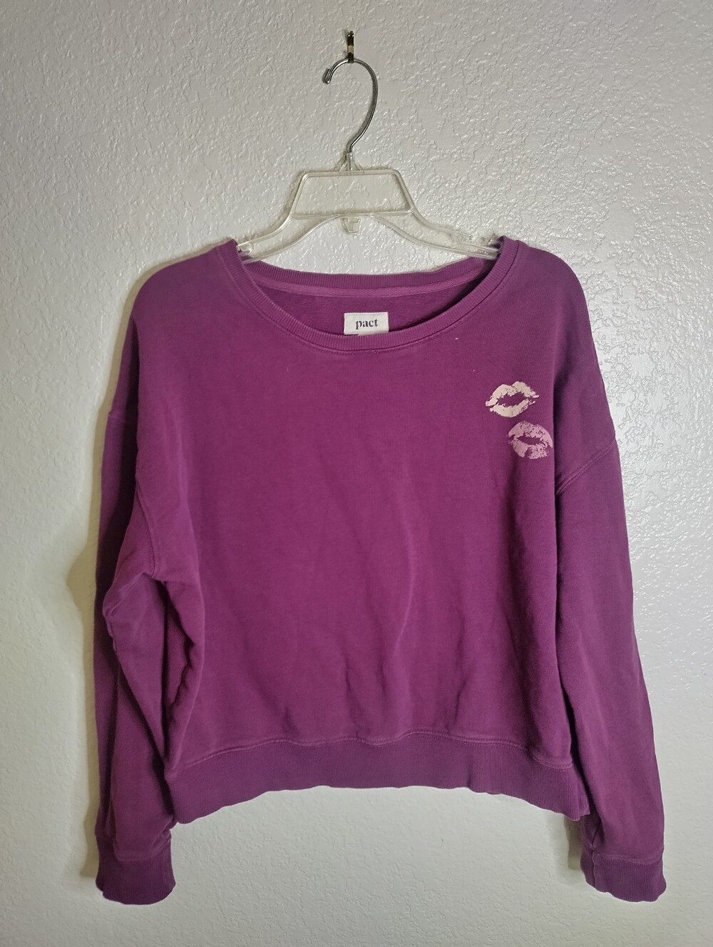 Pact Kisses Long Sleeve Crew Neck Pullover Sweatshirt L